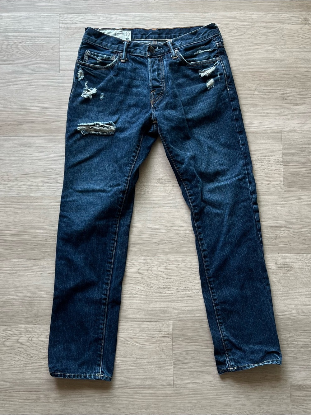 Abercrombie & Fitch Men’s Y2K Distressed Denim